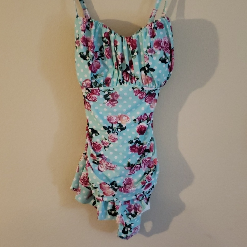 One piece swim suit